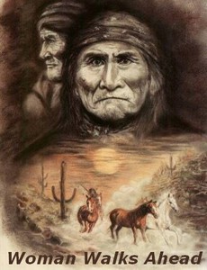 Женщина идет впереди
